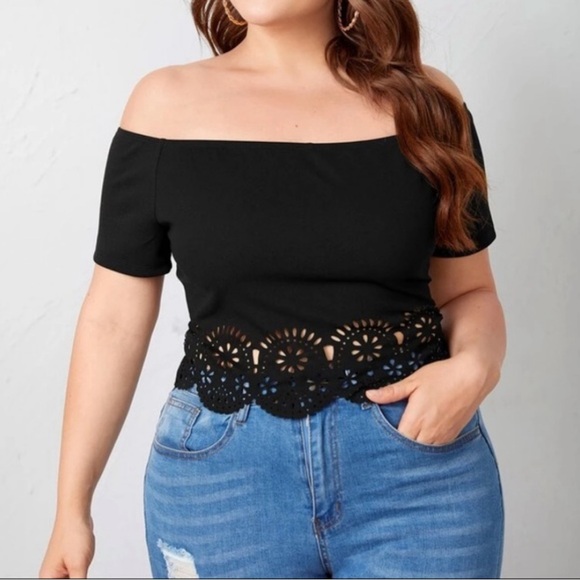 Off shoulder Lace Black top - Picture 2 of 5